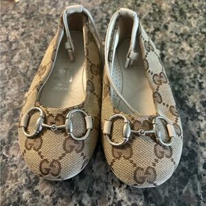 Gucci Cream and Brown Dress Shoes with Iconic Design